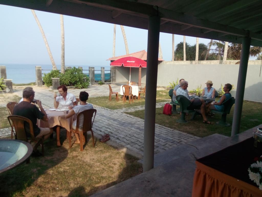 Rainbow Beach Hotel Hikkaduwa Exterior foto