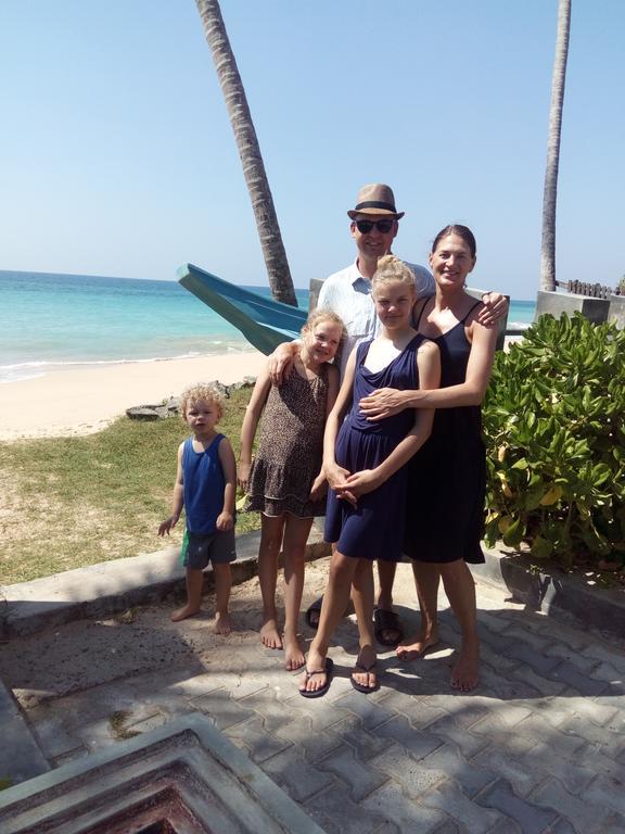 Rainbow Beach Hotel Hikkaduwa Exterior foto