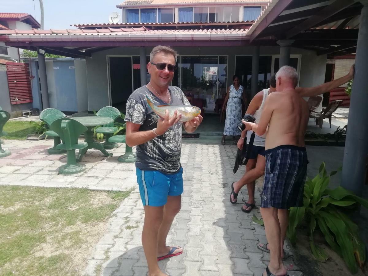 Rainbow Beach Hotel Hikkaduwa Exterior foto